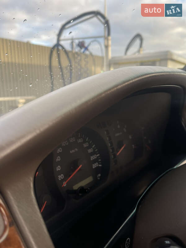 Внедорожник / Кроссовер Toyota Land Cruiser 2001 в Львове