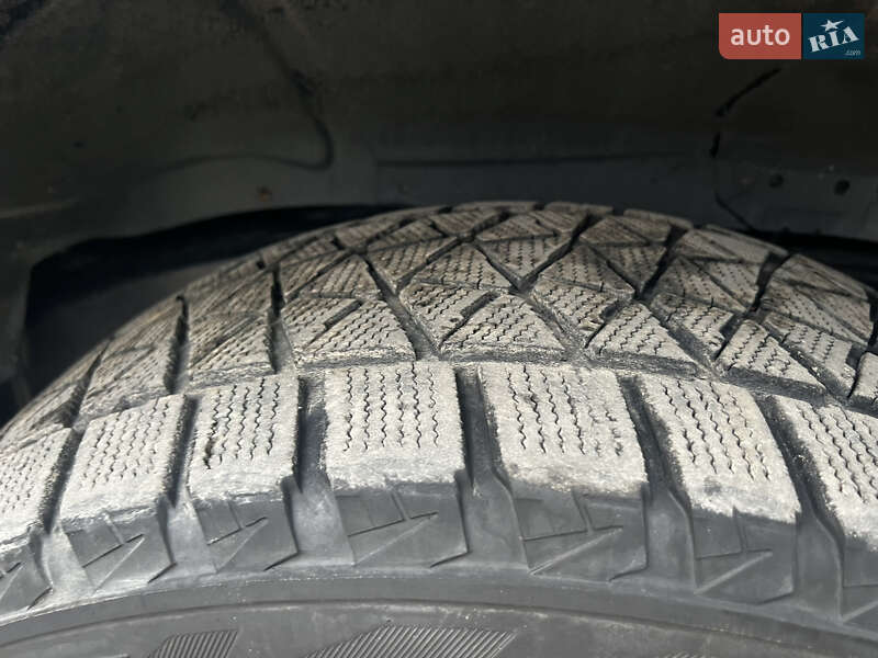 Внедорожник / Кроссовер Toyota Land Cruiser 2011 в Ужгороде