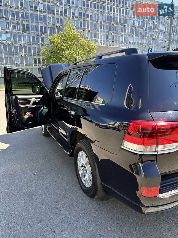 Внедорожник / Кроссовер Toyota Land Cruiser 2017 в Киеве фото 5 Внедорожник / Кроссовер Toyota Land Cruiser 2017 в Киеве