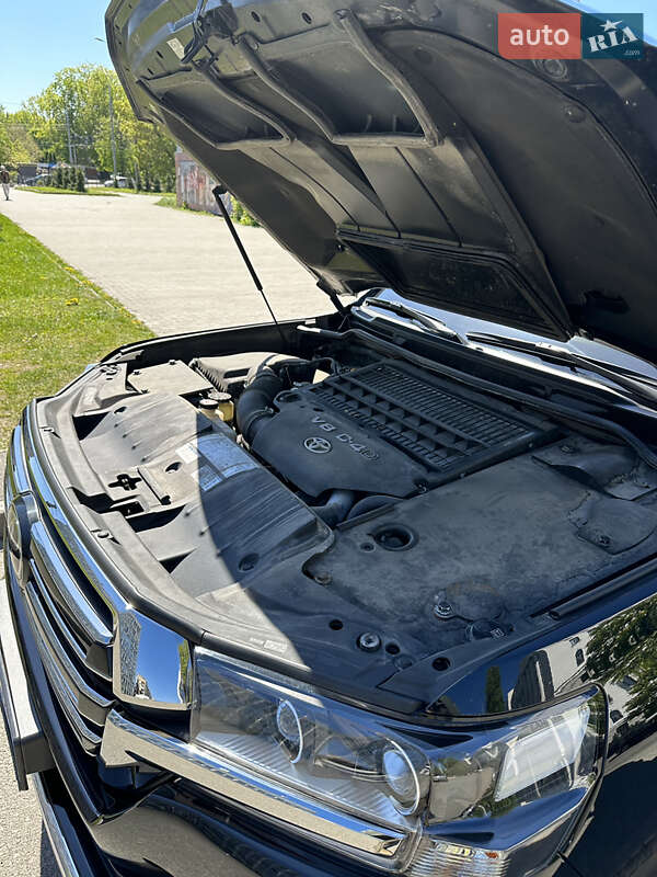 Внедорожник / Кроссовер Toyota Land Cruiser 2017 в Киеве фото 14 Внедорожник / Кроссовер Toyota Land Cruiser 2017 в Киеве