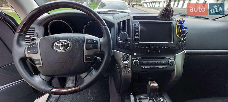 Позашляховик / Кросовер Toyota Land Cruiser 2011 в Києві