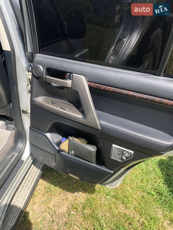 Внедорожник / Кроссовер Toyota Land Cruiser 2011 в Киеве