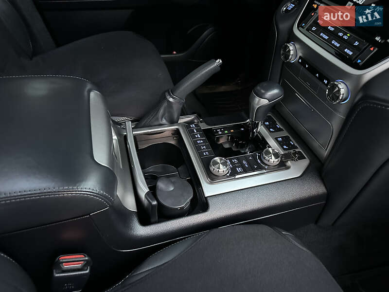 Внедорожник / Кроссовер Toyota Land Cruiser 2019 в Ужгороде