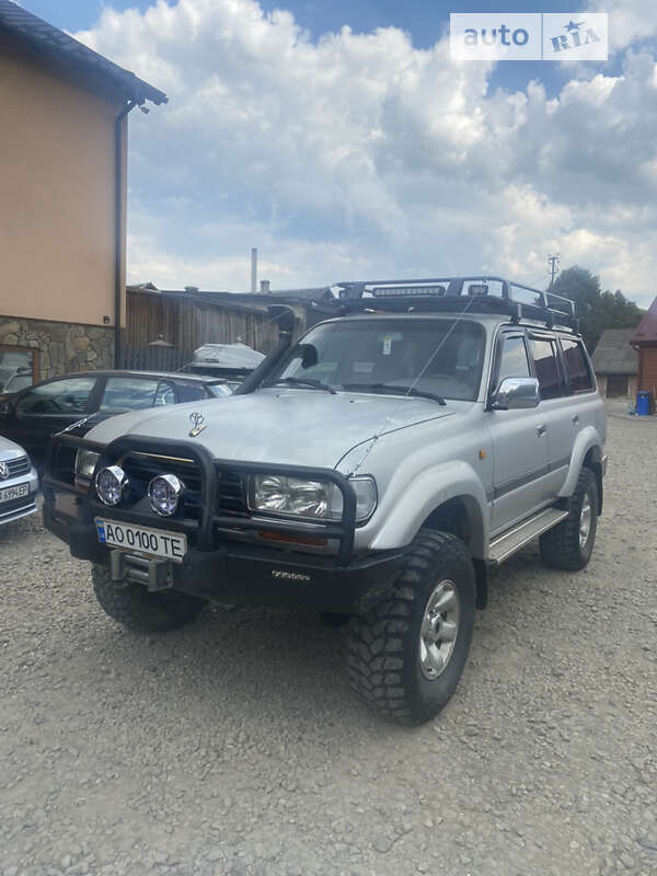 Внедорожник / Кроссовер Toyota Land Cruiser 1997 в Рахове