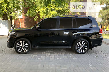 Позашляховик / Кросовер Toyota Land Cruiser 2017 в 