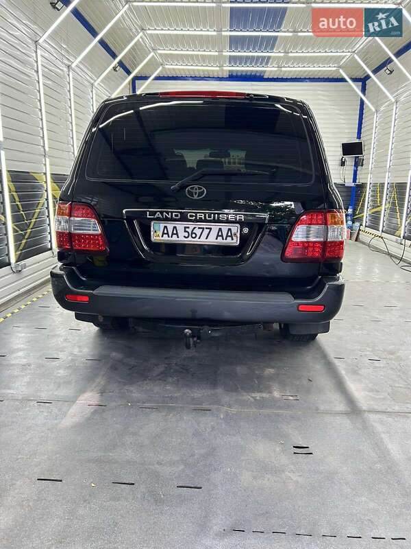 Внедорожник / Кроссовер Toyota Land Cruiser 2006 в Киеве