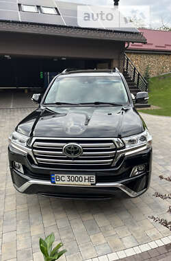 Внедорожник / Кроссовер Toyota Land Cruiser 2018 в 