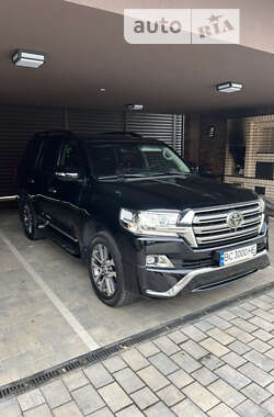 Внедорожник / Кроссовер Toyota Land Cruiser 2018 в 