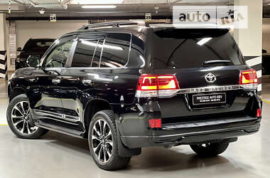 Внедорожник / Кроссовер Toyota Land Cruiser 2019 в 