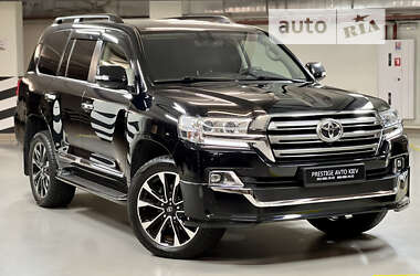 Внедорожник / Кроссовер Toyota Land Cruiser 2019 в 