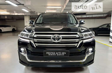Внедорожник / Кроссовер Toyota Land Cruiser 2019 в 