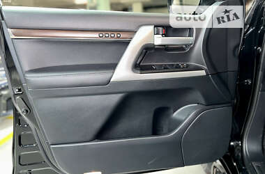 Внедорожник / Кроссовер Toyota Land Cruiser 2019 в 