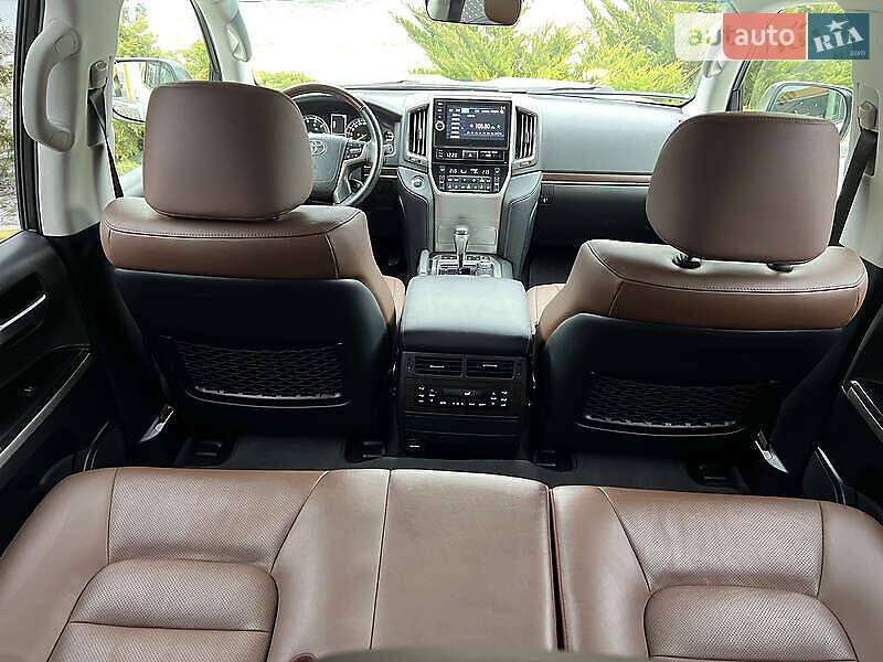 Внедорожник / Кроссовер Toyota Land Cruiser 2019 в Днепре