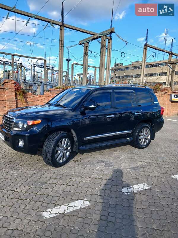 Внедорожник / Кроссовер Toyota Land Cruiser 2015 в Черновцах