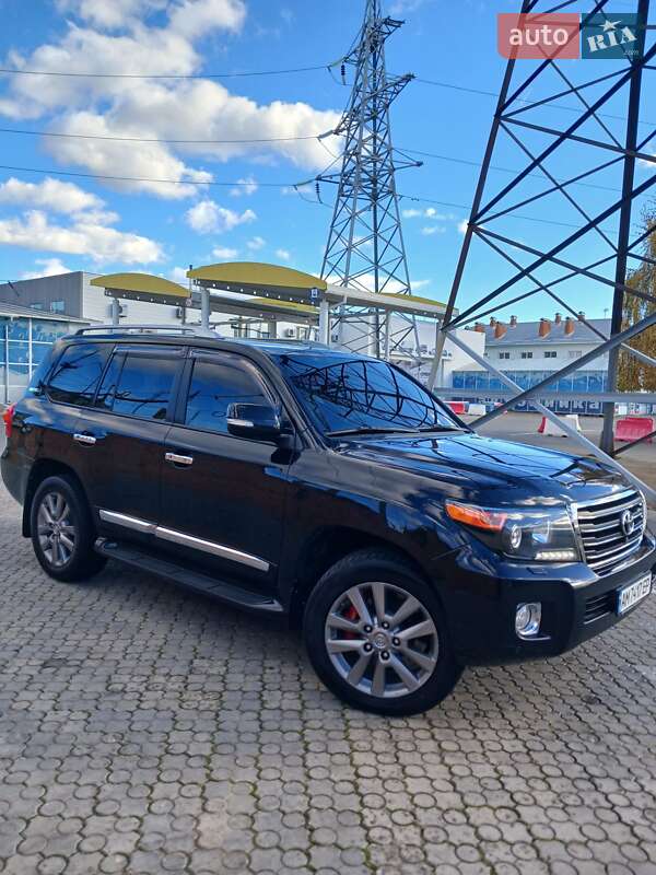 Внедорожник / Кроссовер Toyota Land Cruiser 2015 в Черновцах