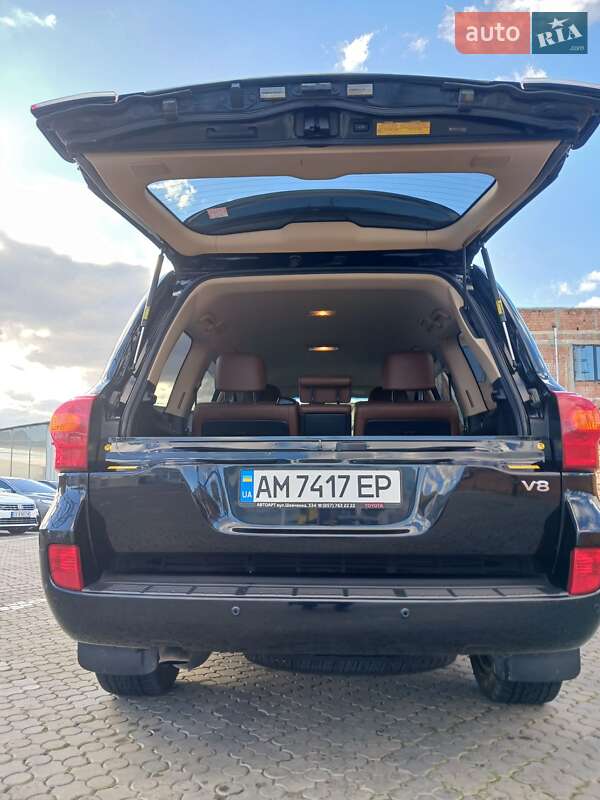 Внедорожник / Кроссовер Toyota Land Cruiser 2015 в Черновцах
