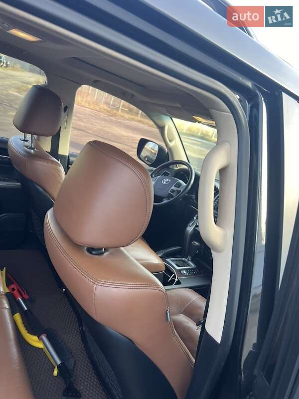 Внедорожник / Кроссовер Toyota Land Cruiser 2014 в Киеве фото 26 Внедорожник / Кроссовер Toyota Land Cruiser 2014 в Киеве