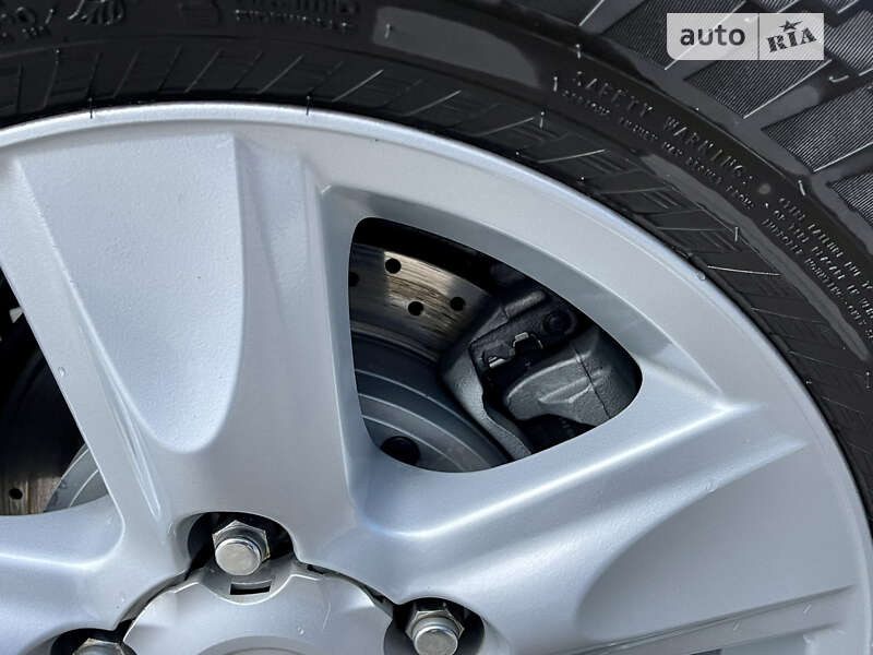 Внедорожник / Кроссовер Toyota Land Cruiser 2012 в Каменском фото 19 Внедорожник / Кроссовер Toyota Land Cruiser 2012 в Каменском