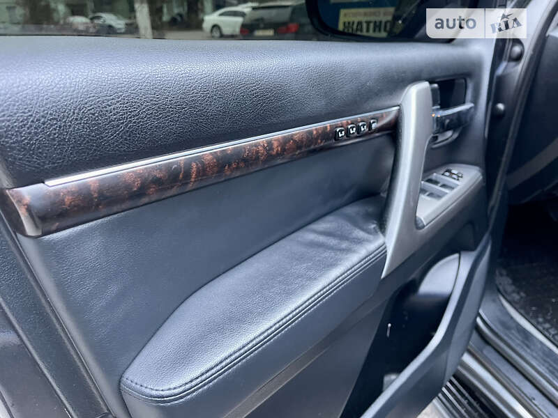 Внедорожник / Кроссовер Toyota Land Cruiser 2012 в Каменском фото 24 Внедорожник / Кроссовер Toyota Land Cruiser 2012 в Каменском