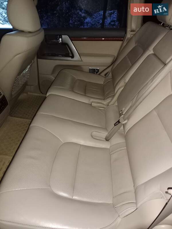 Позашляховик / Кросовер Toyota Land Cruiser 2013 в Чернігові