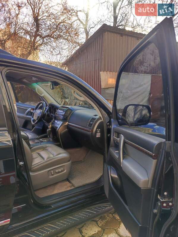 Внедорожник / Кроссовер Toyota Land Cruiser 2011 в Лубнах