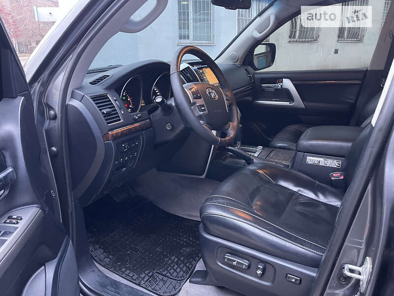 Внедорожник / Кроссовер Toyota Land Cruiser 2012 в Каменском