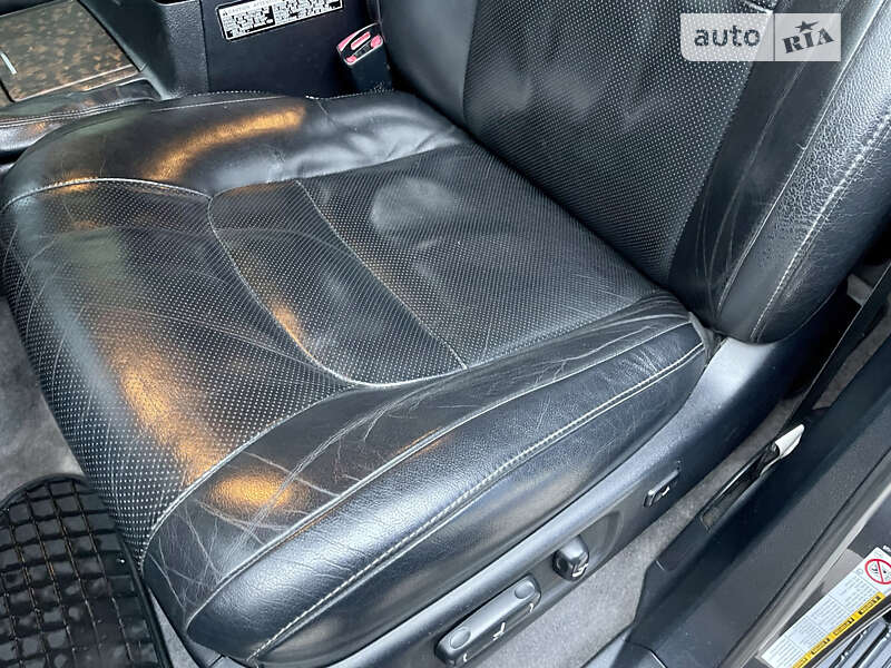 Внедорожник / Кроссовер Toyota Land Cruiser 2012 в Каменском