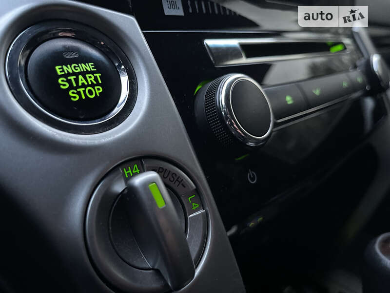 Внедорожник / Кроссовер Toyota Land Cruiser 2012 в Каменском