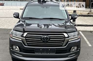 Внедорожник / Кроссовер Toyota Land Cruiser 2018 в Киеве