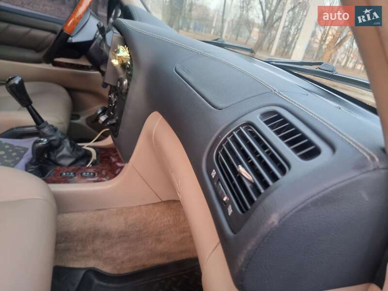 Внедорожник / Кроссовер Toyota Land Cruiser 1998 в Харькове