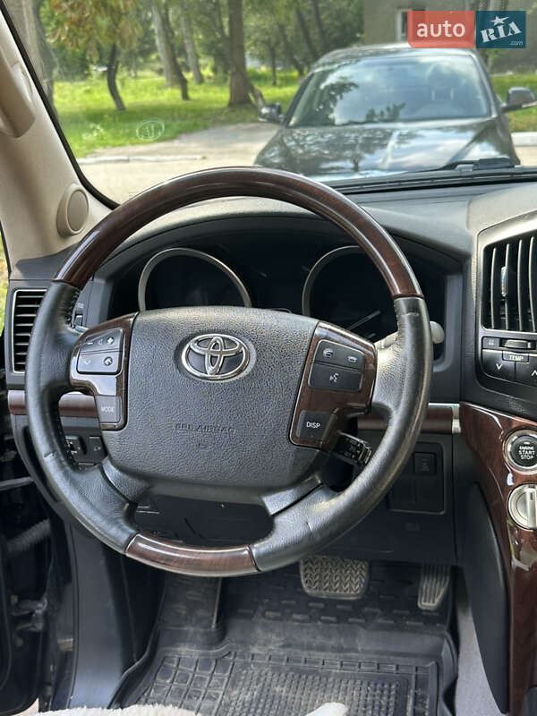 Позашляховик / Кросовер Toyota Land Cruiser 2014 в Тернополі