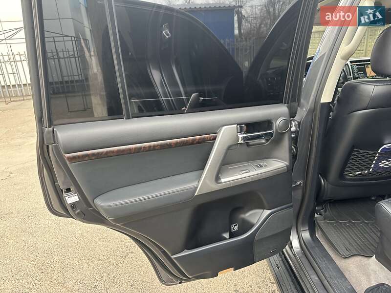 Позашляховик / Кросовер Toyota Land Cruiser 2012 в Кривому Розі
