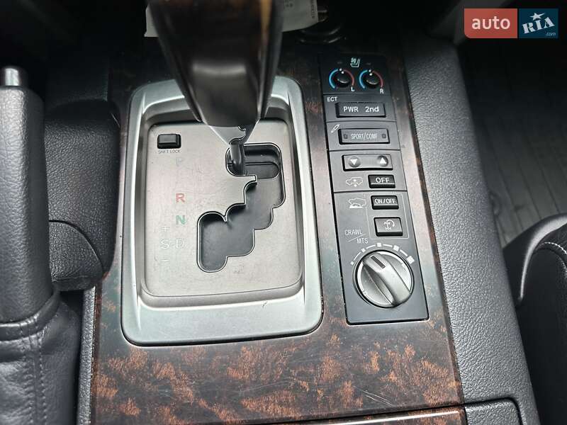 Позашляховик / Кросовер Toyota Land Cruiser 2012 в Кривому Розі