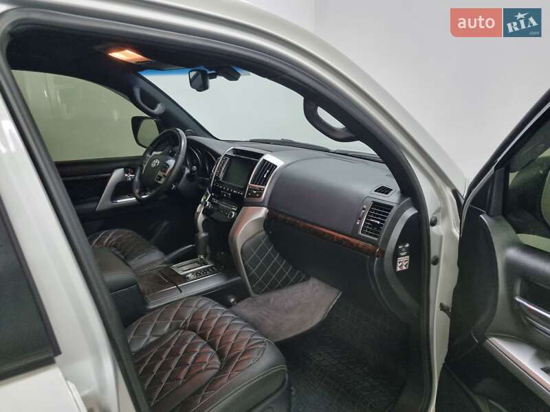 Внедорожник / Кроссовер Toyota Land Cruiser 2012 в Днепре фото 4 Внедорожник / Кроссовер Toyota Land Cruiser 2012 в Днепре