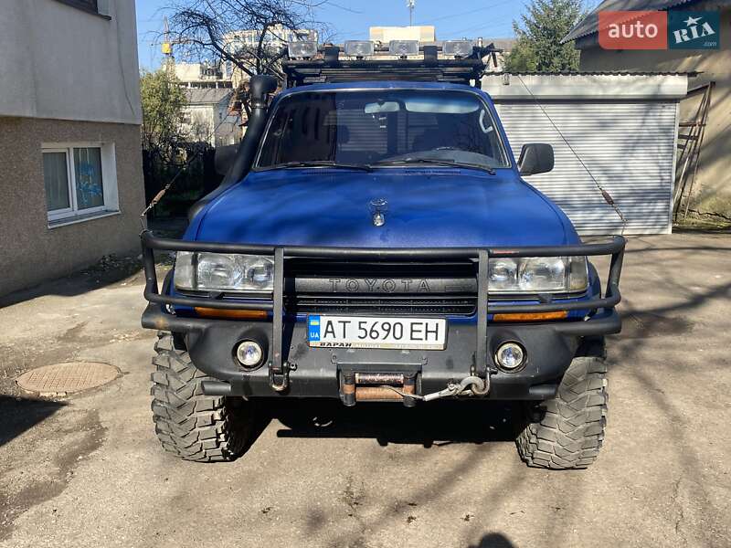 Позашляховик / Кросовер Toyota Land Cruiser 1994 в 
