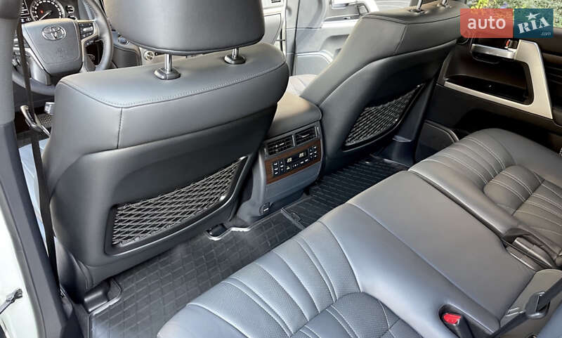 Внедорожник / Кроссовер Toyota Land Cruiser 2020 в Запорожье