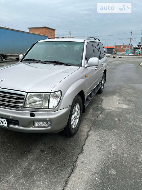 Позашляховик / Кросовер Toyota Land Cruiser 2003 в Бучі