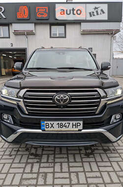 Внедорожник / Кроссовер Toyota Land Cruiser 2017 в Каменец-Подольском