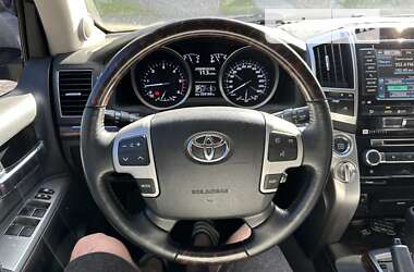 Позашляховик / Кросовер Toyota Land Cruiser 2014 в Чернівцях