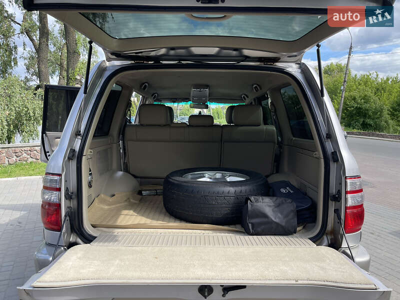 Внедорожник / Кроссовер Toyota Land Cruiser 2003 в Шполе