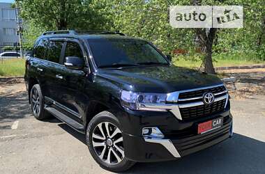 Позашляховик / Кросовер Toyota Land Cruiser 2017 в Києві