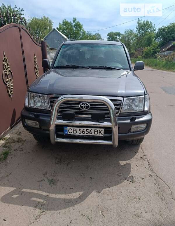 Позашляховик / Кросовер Toyota Land Cruiser 2004 в Ірпені