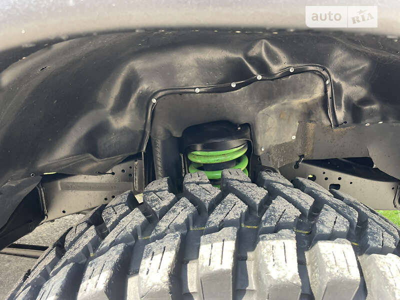 Позашляховик / Кросовер Toyota Land Cruiser 2001 в Великому Березному