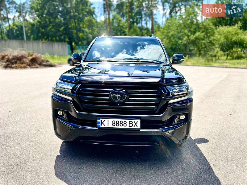 Внедорожник / Кроссовер Toyota Land Cruiser 2016 в 