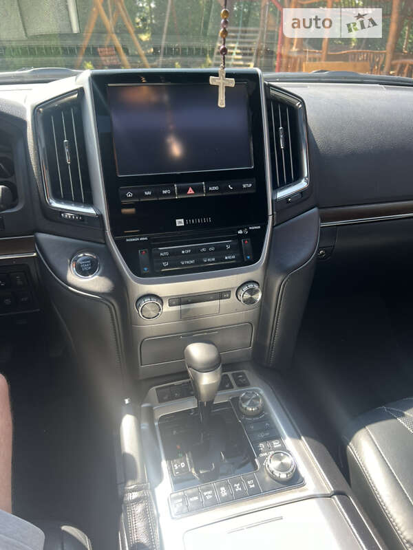 Внедорожник / Кроссовер Toyota Land Cruiser 2017 в Жидачове