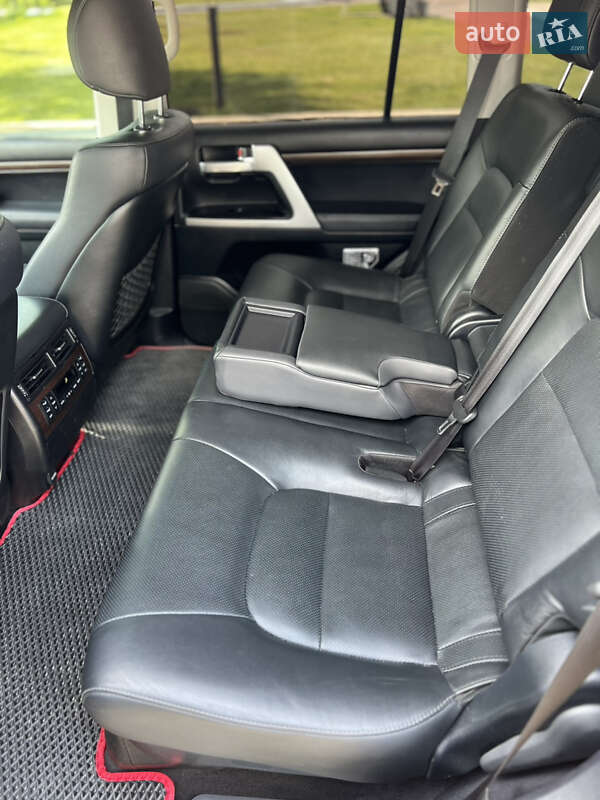 Внедорожник / Кроссовер Toyota Land Cruiser 2019 в Рокитном