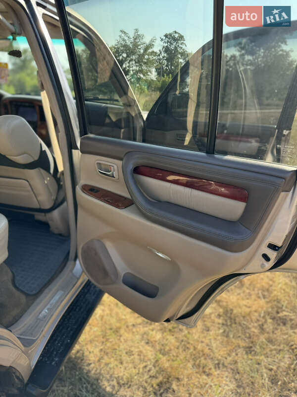 Внедорожник / Кроссовер Toyota Land Cruiser 2001 в Кропивницком