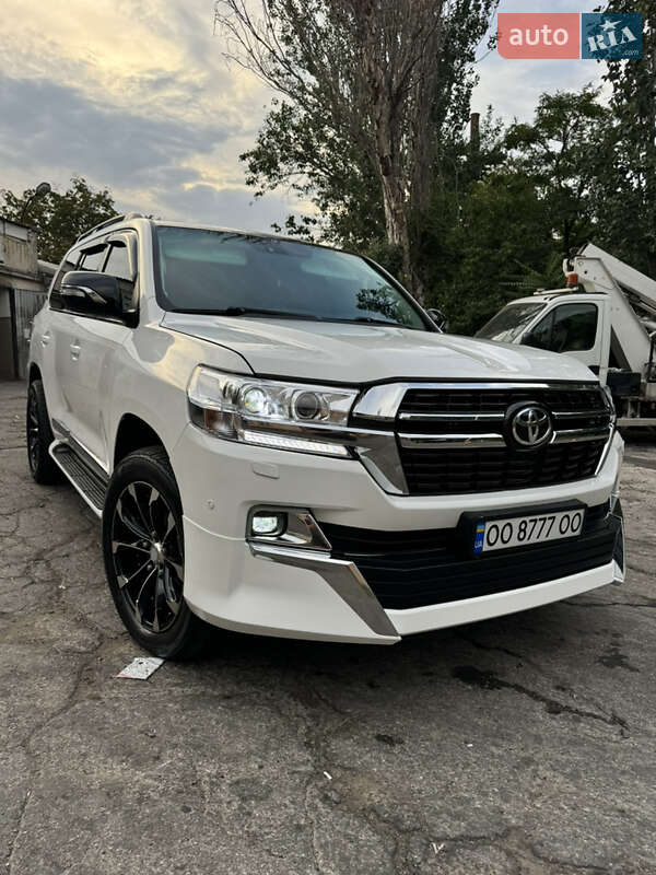 Toyota Land Cruiser 2011