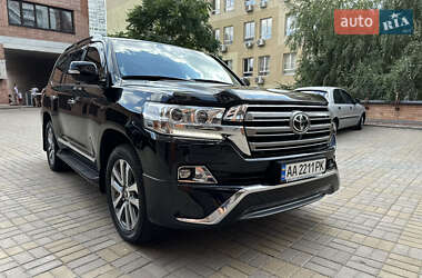 Внедорожник / Кроссовер Toyota Land Cruiser 2016 в Киеве