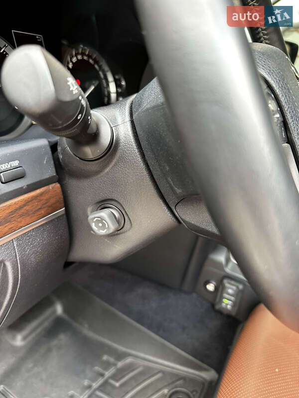 Внедорожник / Кроссовер Toyota Land Cruiser 2016 в Киеве